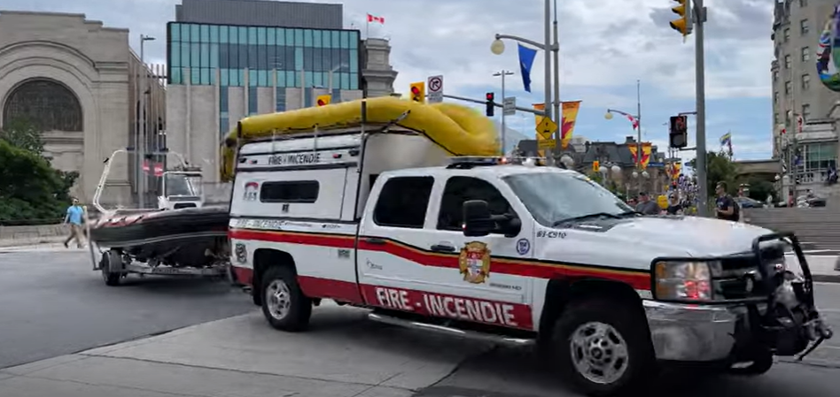 Kayaker rescued from Ottawa River rapids