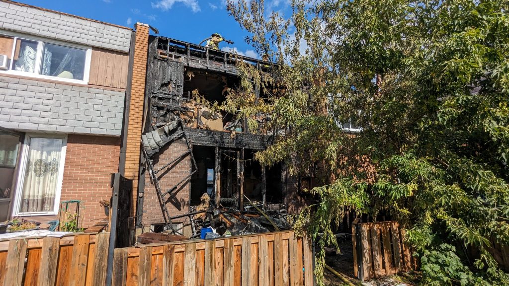 Nepean row house fire