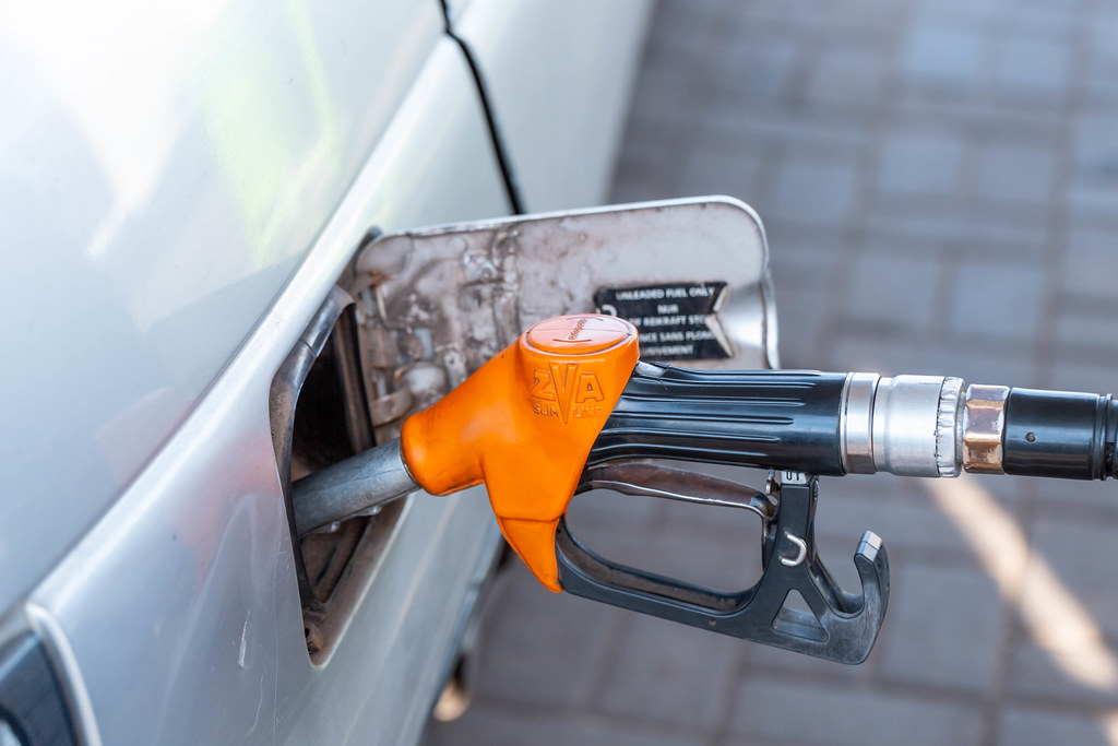 Ottawa gas prices dropping Nov. 5, holding until midweek