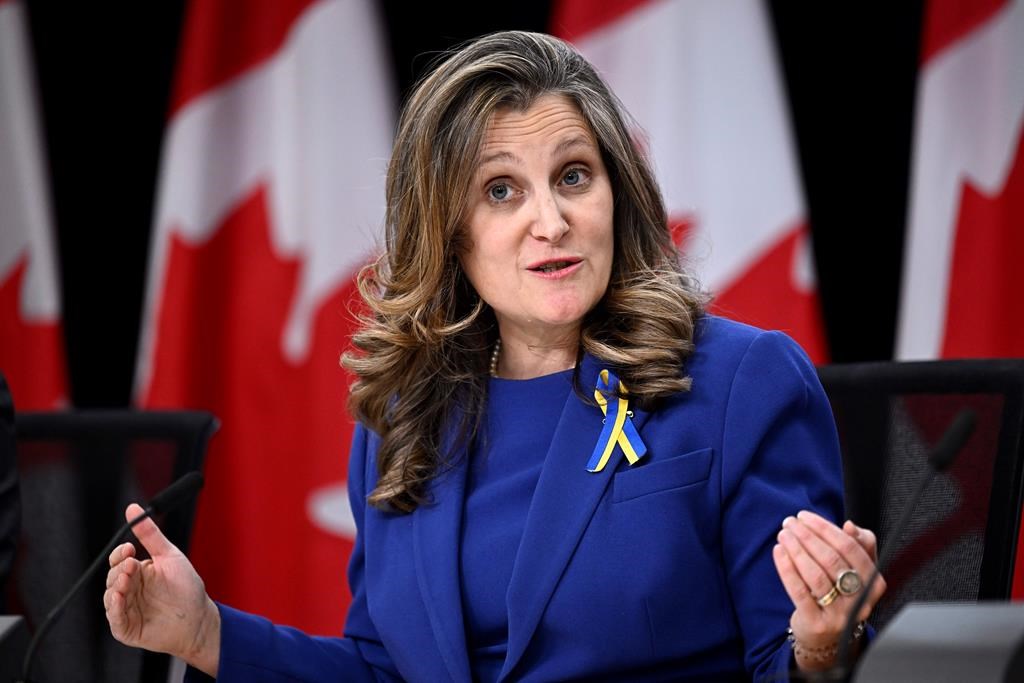 Federal government extends foreign buyer ban on Canadian homes to 2027