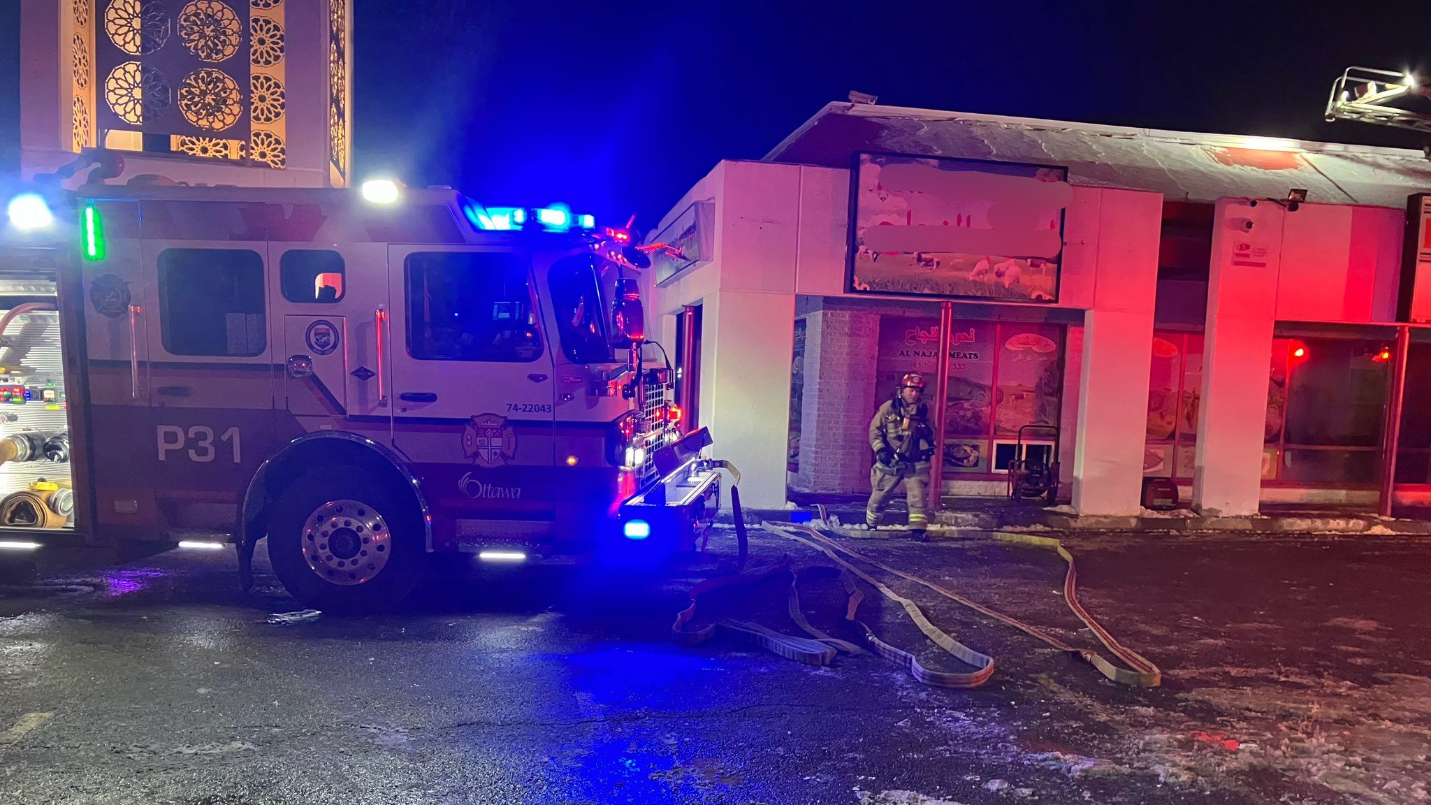 Ottawa firefighters quickly contain east end commercial fire