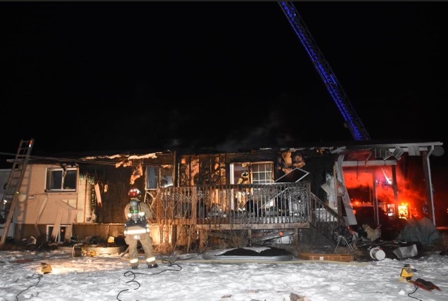 Firefighters battle Bearbrook fire in freezing temperatures