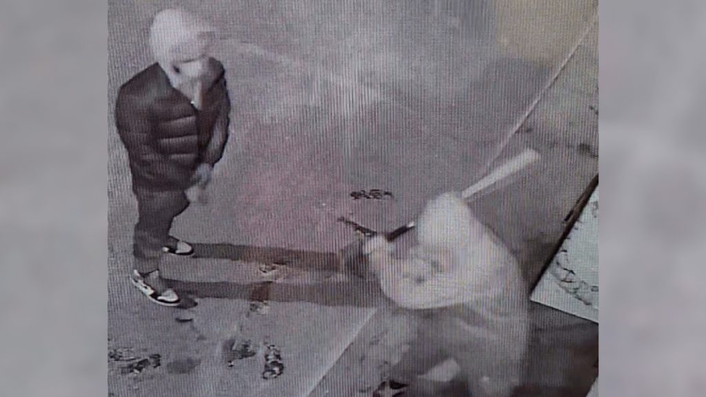 OPP looking for pair who smashed up Embrun, Ont. M&M Food Market