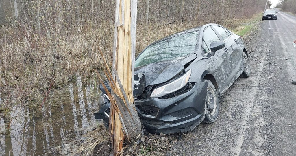 OPP says 2 cars hit hydro poles in same day, 1 person with major injuries