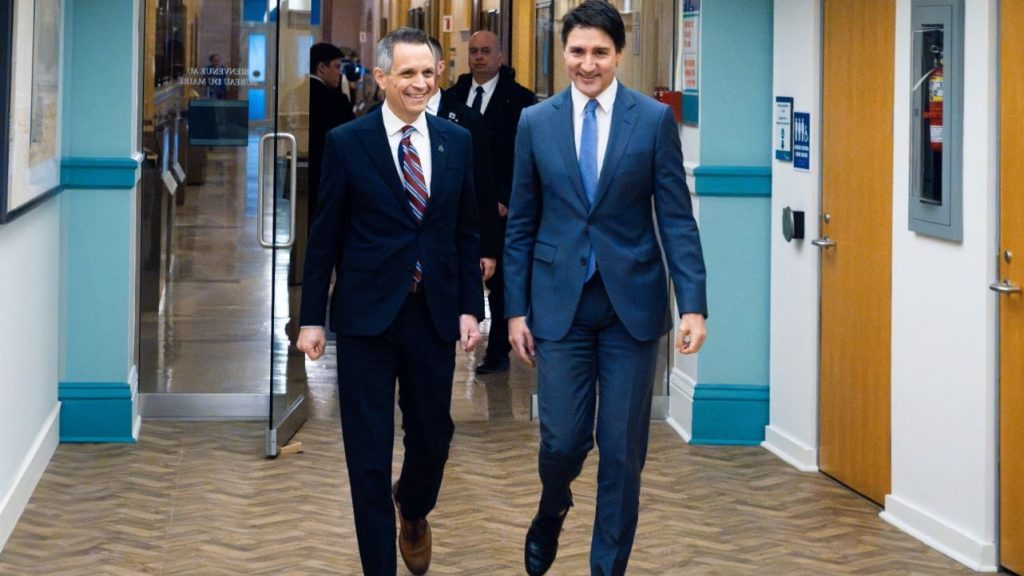 Ottawa's mayor meets with prime minister at city hall
