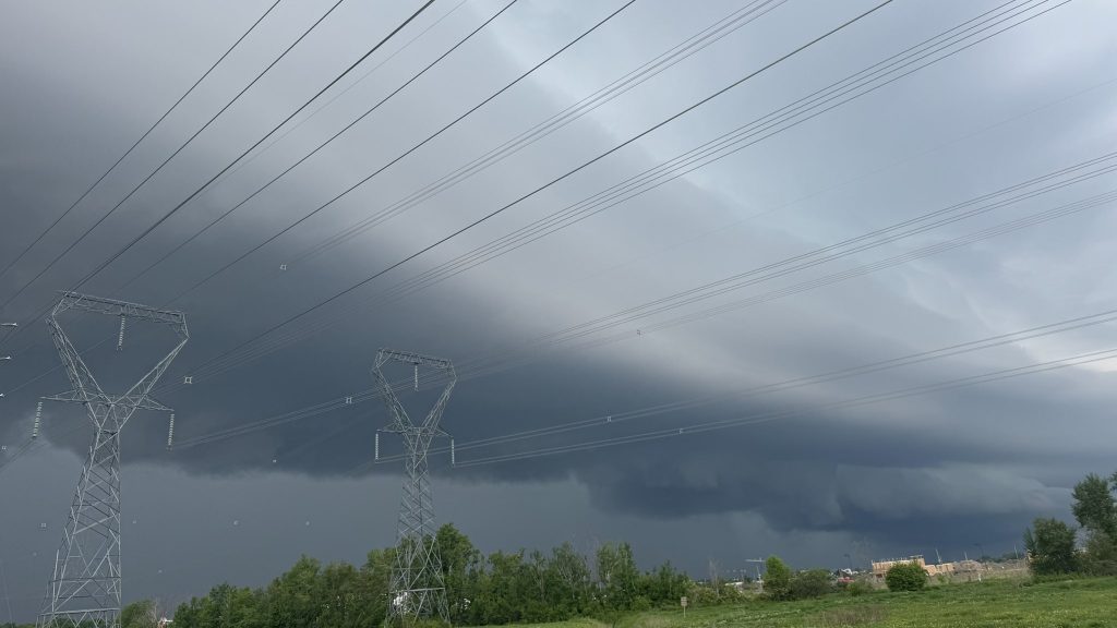 Ottawa under severe thunderstorm warning, strong winds and rain threatening