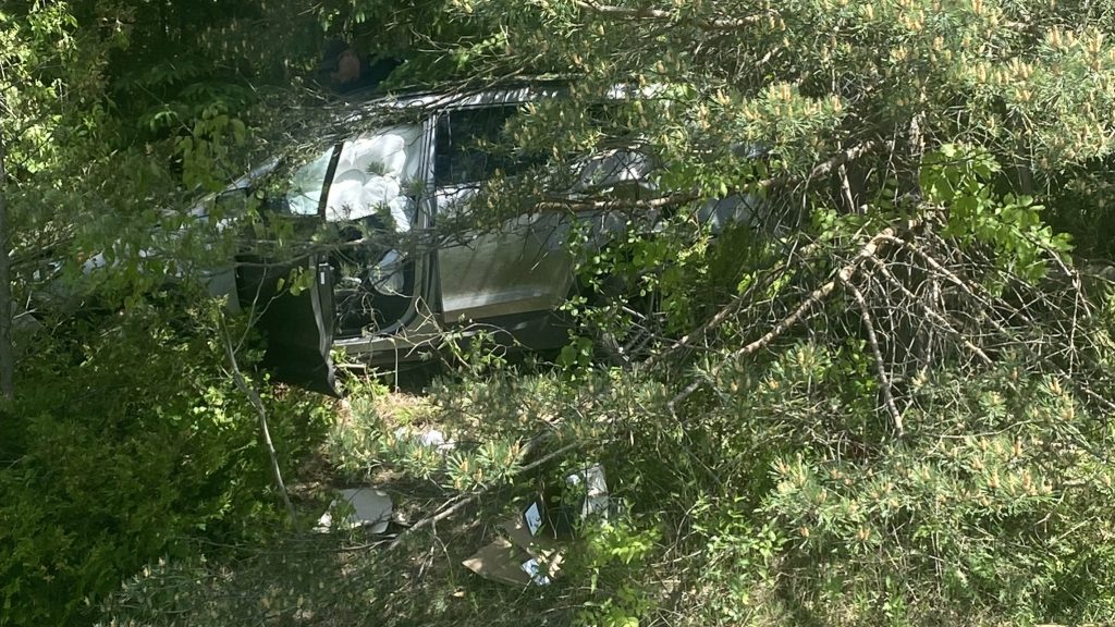 Single-vehicle collision near Spencerville