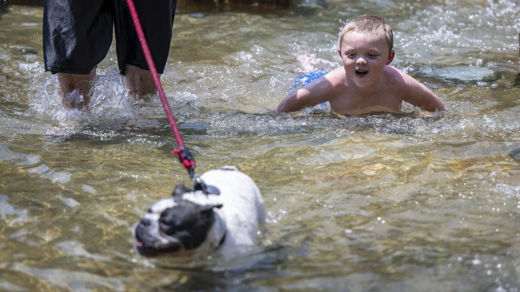 Hot, humid conditions continue for much of Ontario; Ottawa under heat warning