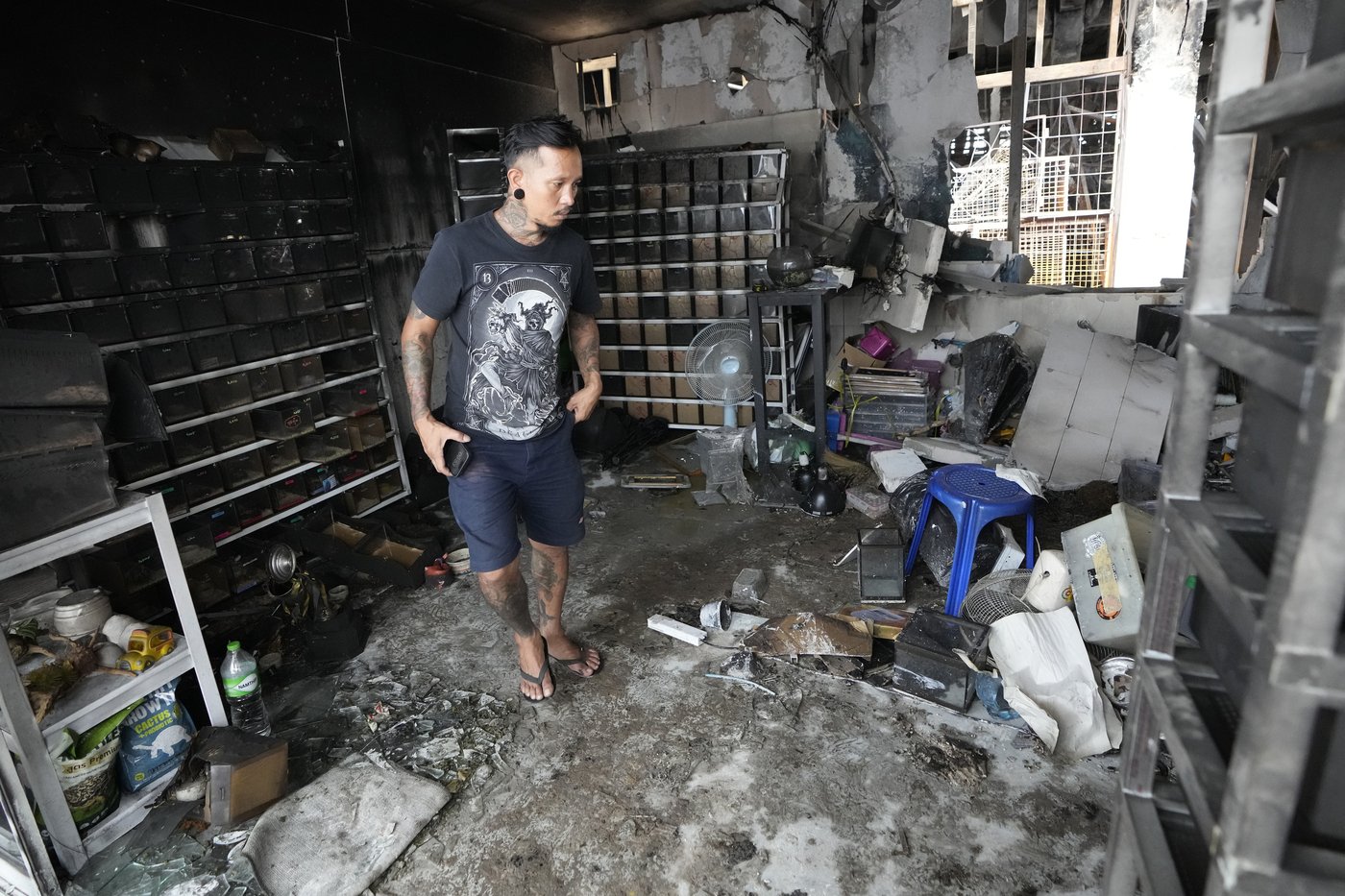 Fire at Thailand's famous Chatuchak Weekend Market kills hundreds of ...