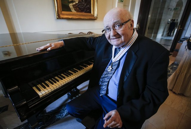 'Absolute surprise': Winnipeg jazz legend Ron Paley awarded Order of Manitoba