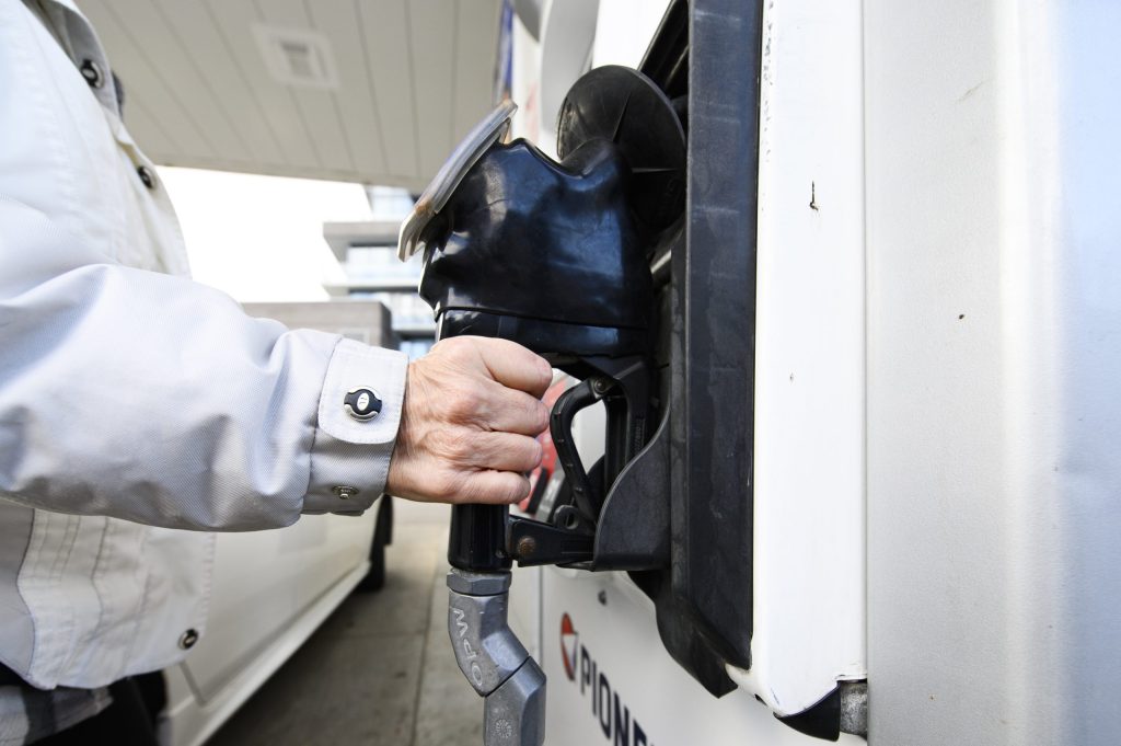 Ottawa gas prices will drop to lowest point since March