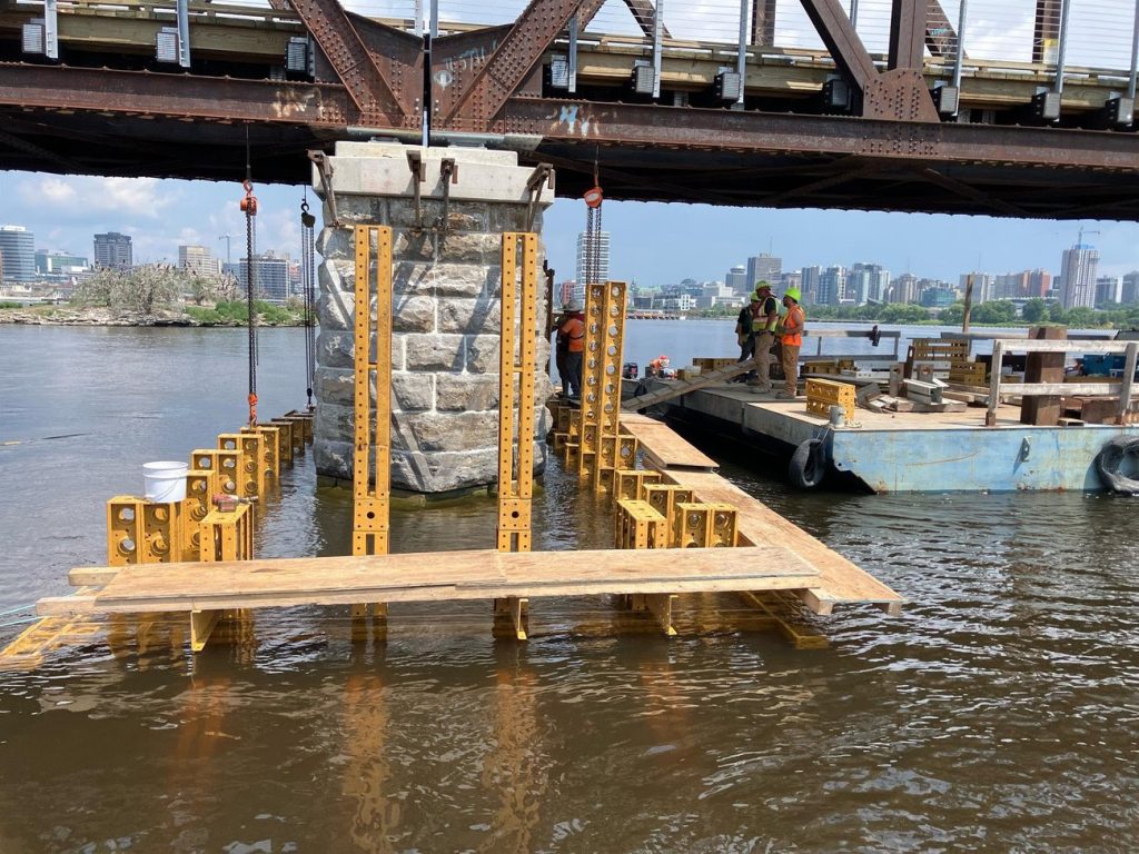 Photo shows temporary supporting system for the pier protection (August 1, 2024). City of Ottawa. 