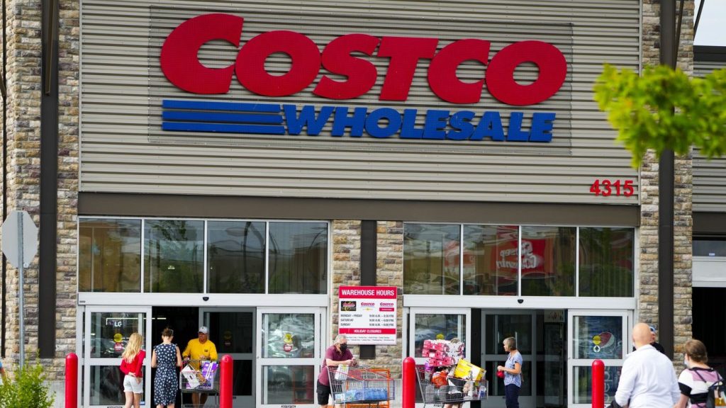 Costco stores will start stocking shelves with beer, wine