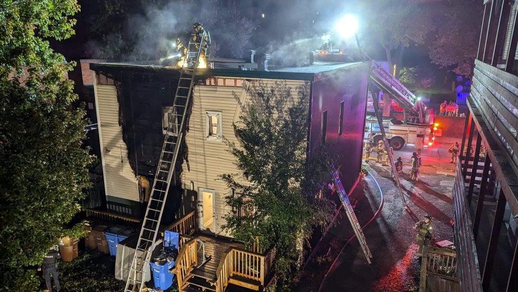 Ottawa firefighters knock down early morning blaze in Lowertown