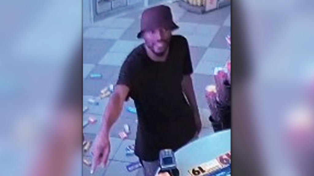 Police looking for suspect in Orleans store property damage investigation