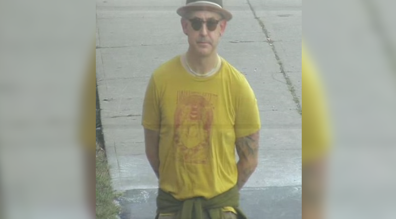 Man wanted for spitting at vehicles and people leaving Sandy Hill business