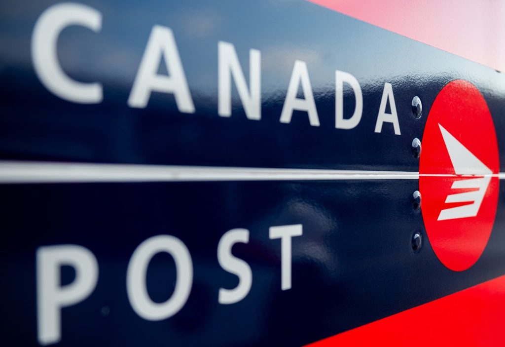 Canada Post quarterly loss tops $300M as strike hits second week — and rivals step in