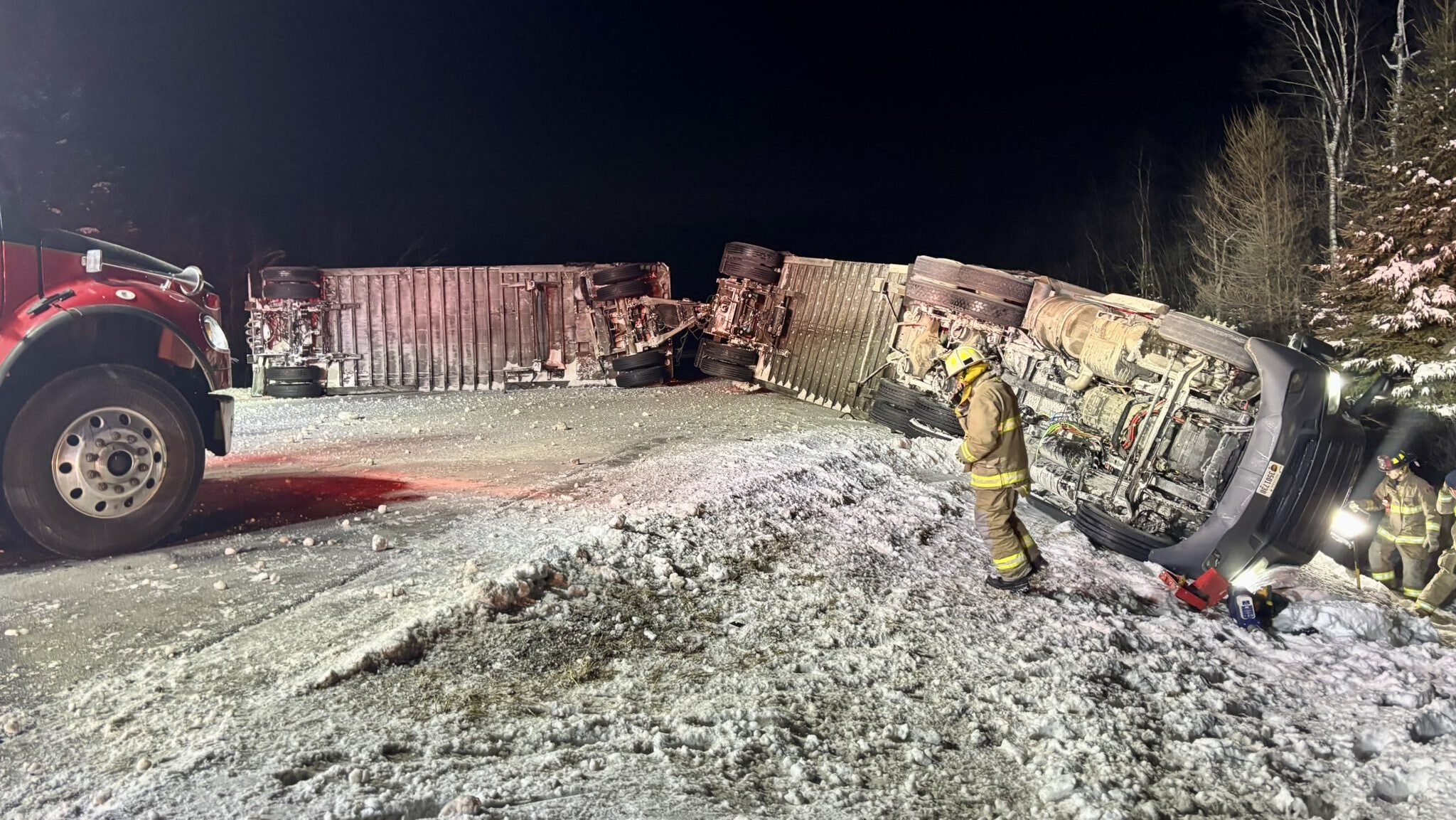 Tractor-trailer rollover on Hwy. 416; snow dumped on Ottawa