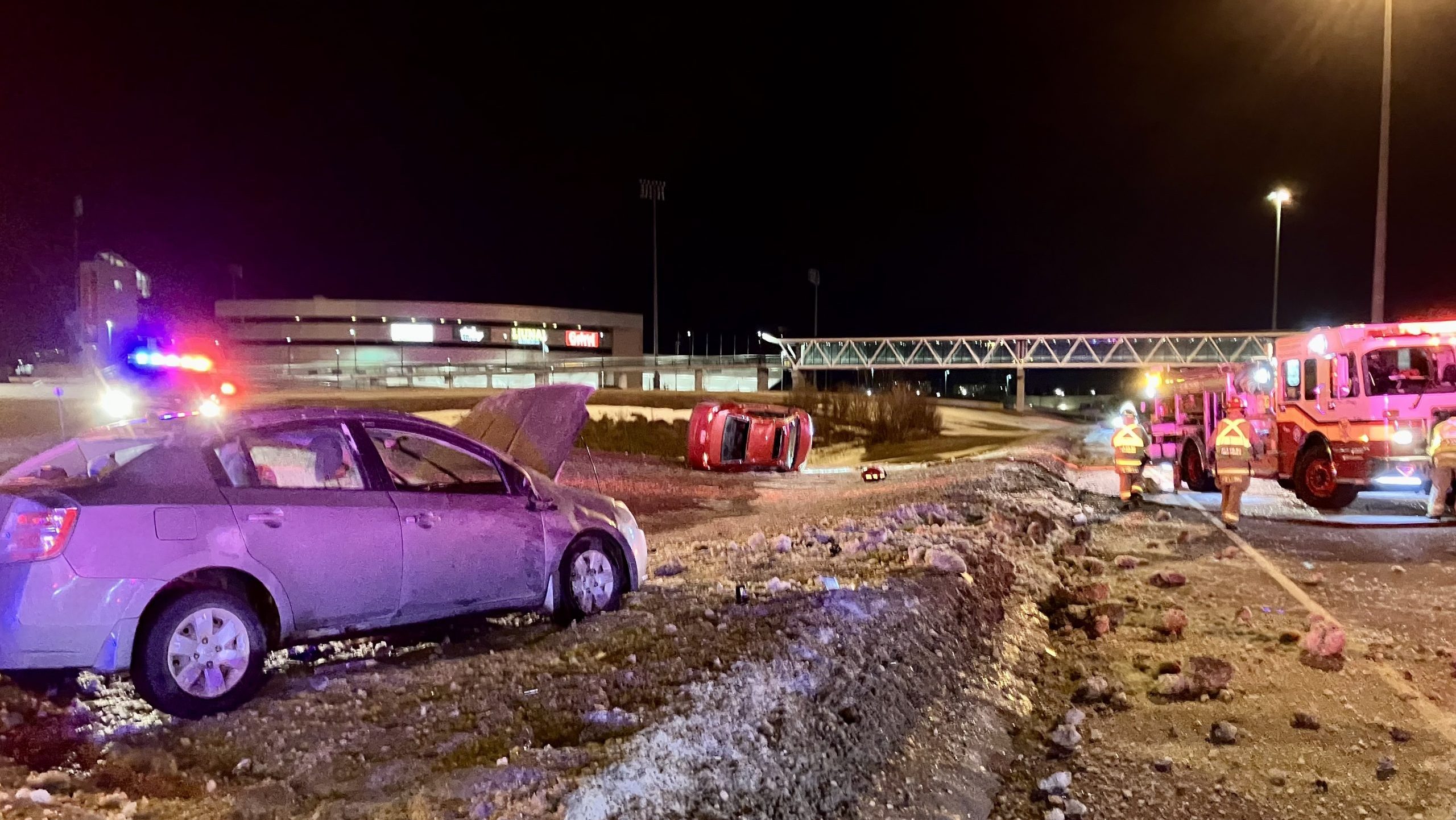 Crash on Highway 417 results in one person extricated(02)