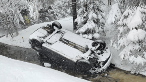 Summer tires ‘not a great idea’ after snow brings chaos to Ottawa roads