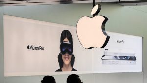 Apple has few incentives to start making iPhones in US, despite Trump’s trade war with China