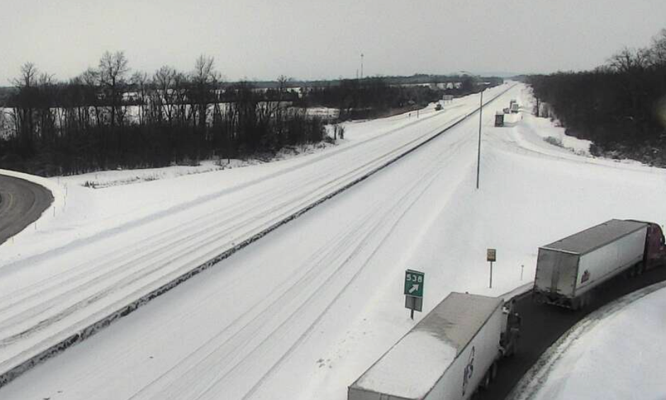 50 vehicles involved in several collisions halting traffic on Hwy. 401