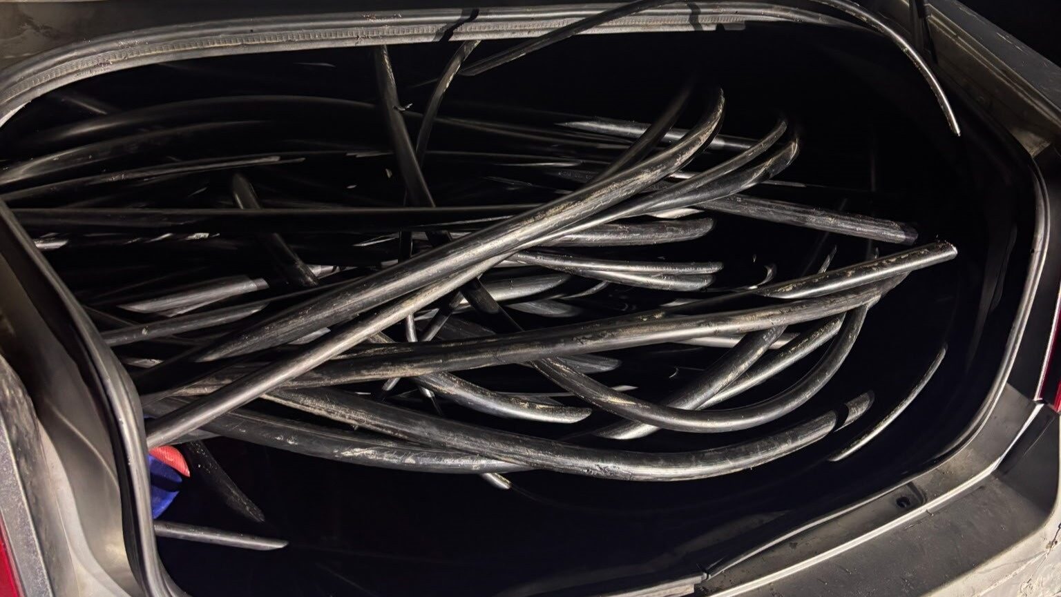 Lanark County pair charged after police find wires in trunk