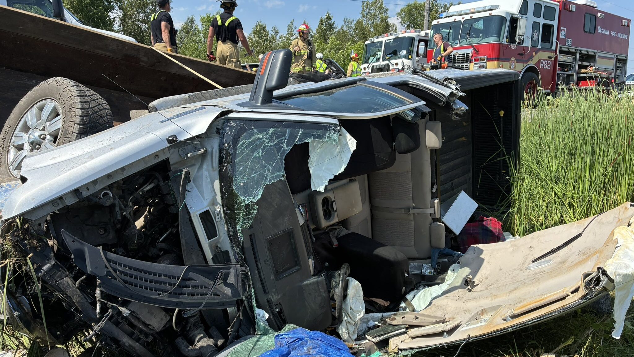 Serious crash on edge of west Ottawa sends 3 to hospital