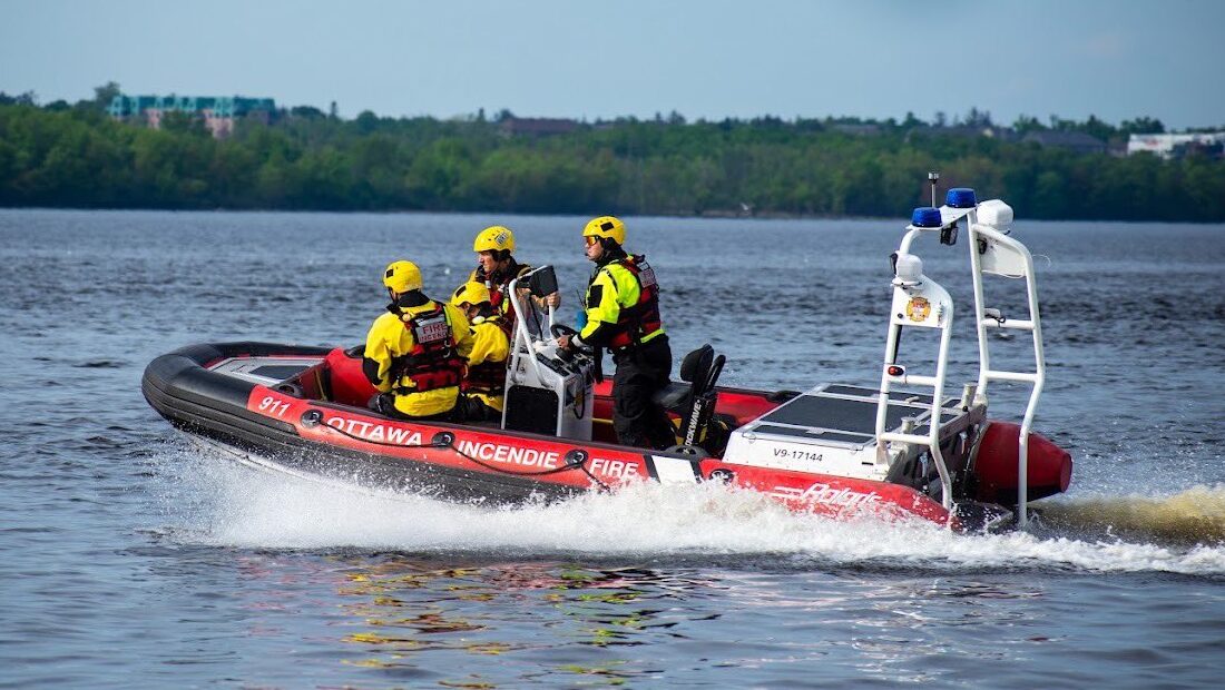 Gatineau's crew called Ottawa fire to help with Deschênes Rapids rescue