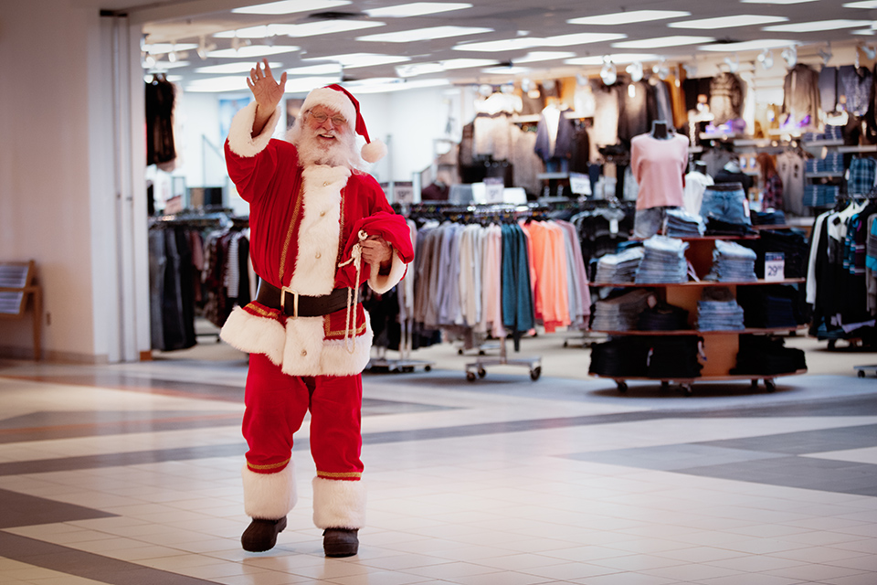 Santa making his return to Rideau Centre this holiday season